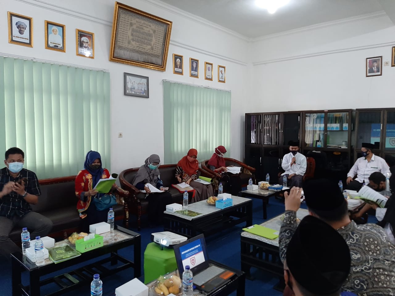 Dinas Kesehatan Provinsi Jawa Timur dan Kabupaten Lumajang Pastikan PP. Miftahul Ulum Banyuputih Kidul Disiplin dalam Penerapan Protokol  Kesehatan Covid 19